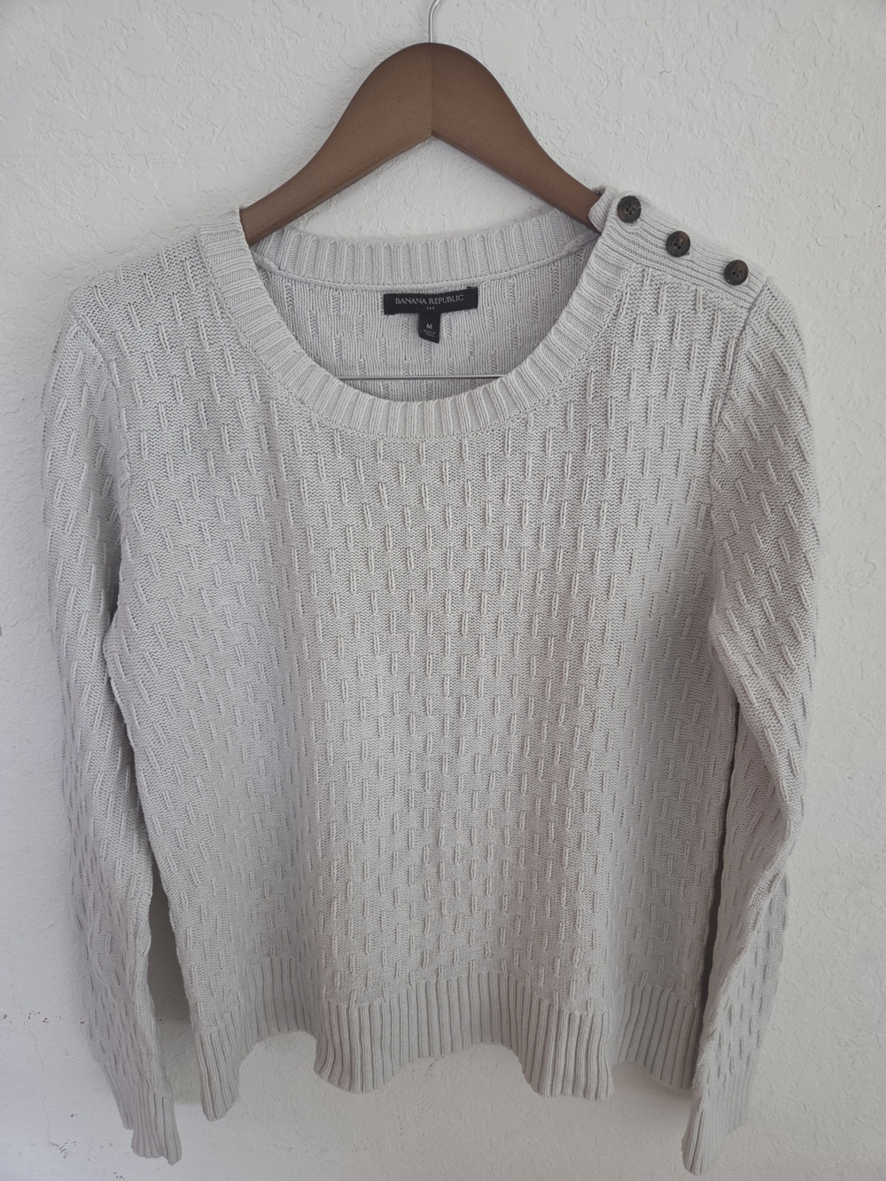 Banana Republic Sweater Womens M Light Grey Textured Cable Knit Shoulder Buttons